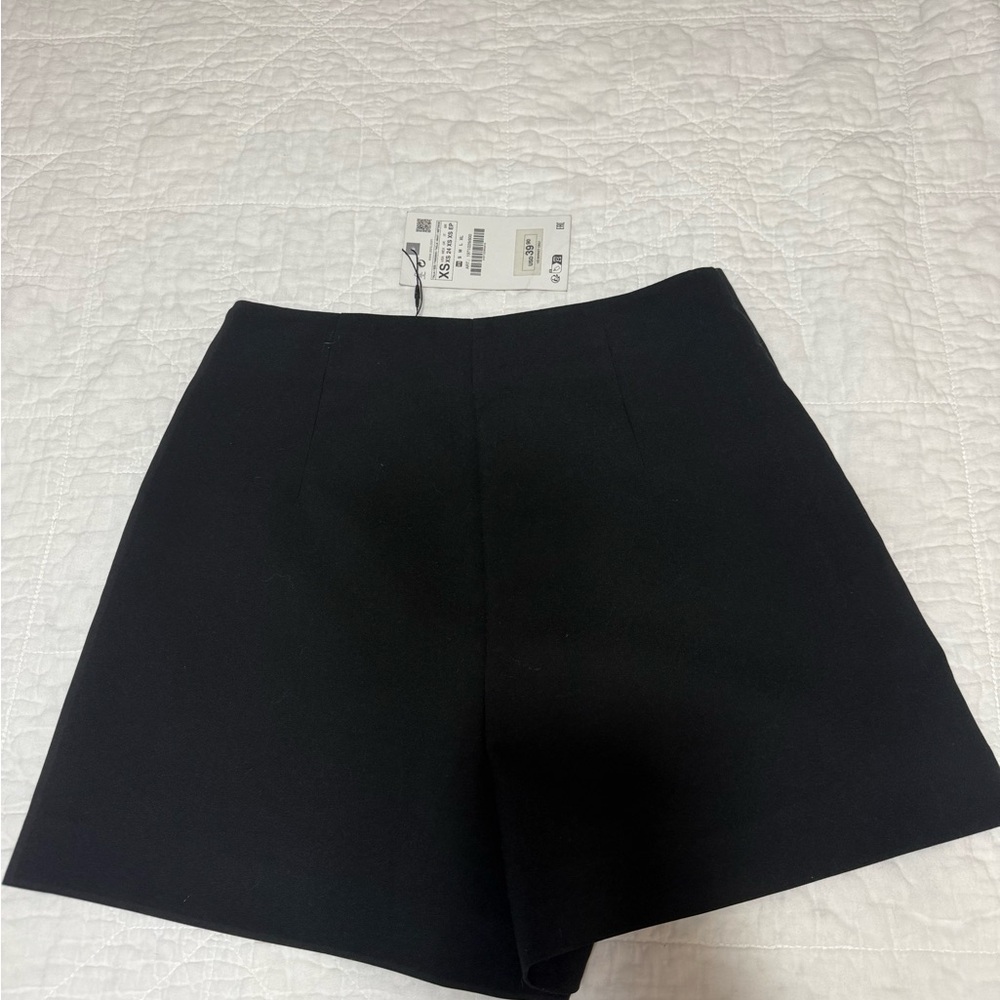 Zara Women's High Waist Black Shorts